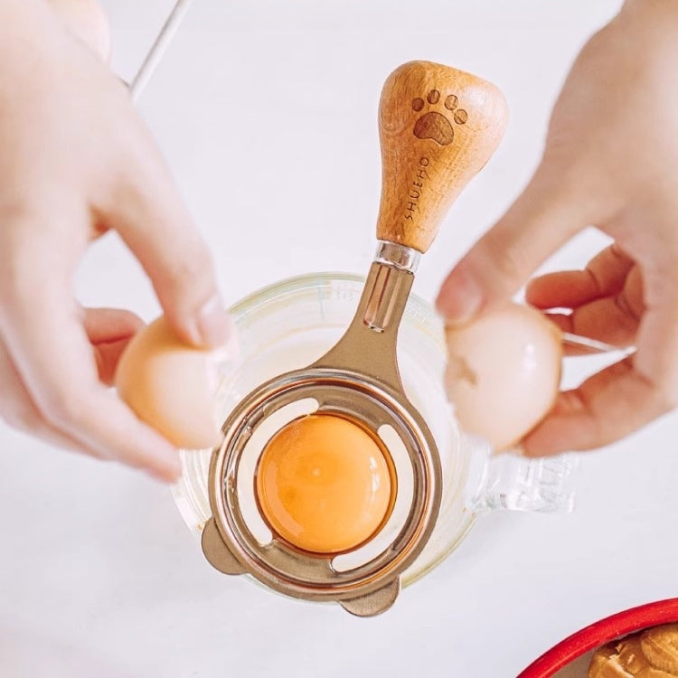 Bear-shaped egg yolk separator with wooden handle