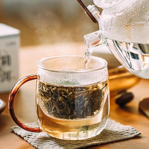Mushroom Lid Borosilicate Glass Teacup with Wooden Knob and Glass Infuser Mushroom Lid Borosilicate Glass Teacup with Wooden Knob and Glass Infuser
