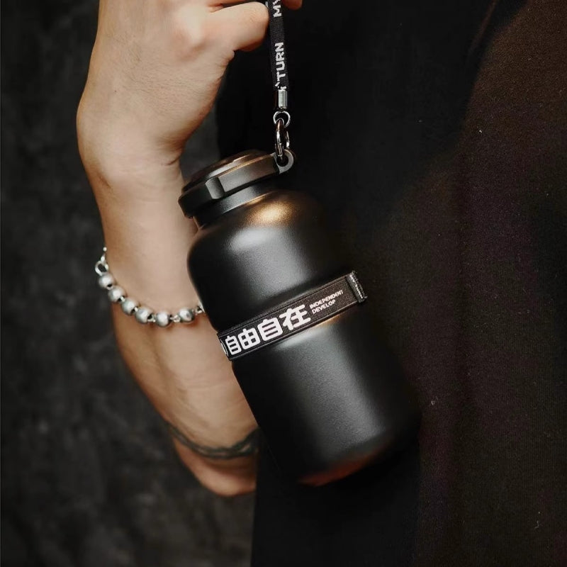 MYTURN stainless steel insulated bottle matte black with elastic grip strap