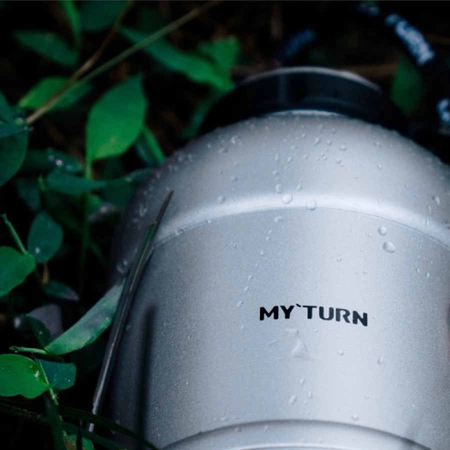 MYTURN N1 Outdoor Water Bottle with matte texture and alloy handle