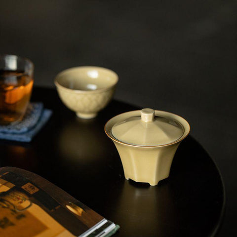 Imitation Ding Kiln Yellow Eight-Sided Lidded Bowl Imitation Ding Kiln Yellow Eight-Sided Lidded Bowl