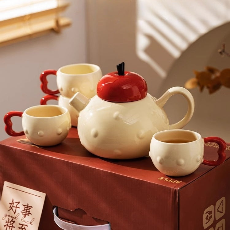 Smooth-Pouring Ceramic Teapot – Artistic Kitchenware for Tea Lovers