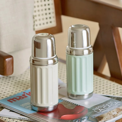 Leak-proof and lightweight AKS Sunion flask with ergonomic design Leak-proof and lightweight AKS Sunion flask with ergonomic design