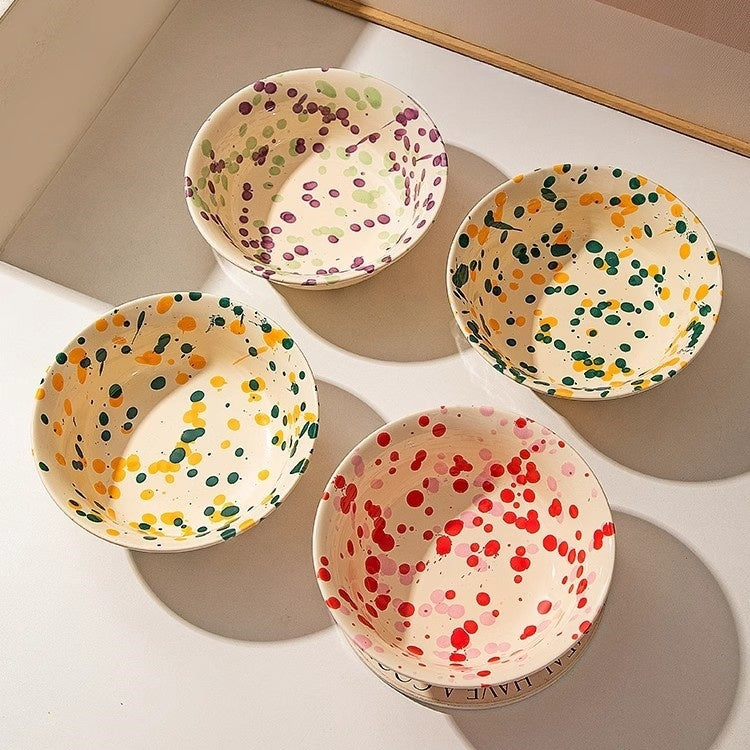 Microwave-safe undeglaze color ceramic bowl with artistic design