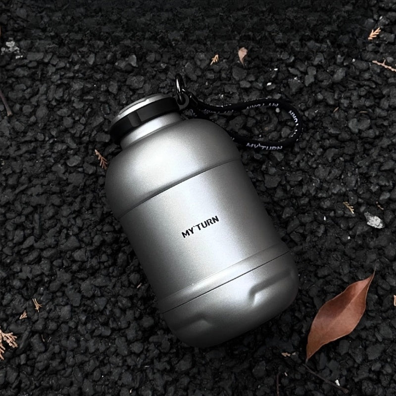 MYTURN N1 Outdoor Water Bottle with matte texture and alloy handle