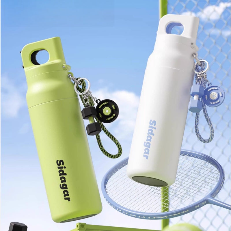 Sidagar 620ml stainless steel water bottle with silicone base and PVC charm