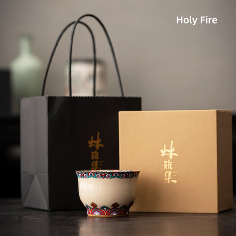 Elegant Handcrafted Teacup with Traditional Chinese Pattern – 100ml Ceramic Cup with Gold Detailing Elegant Handcrafted Teacup with Traditional Chinese Pattern – 100ml Ceramic Cup with Gold Detailing