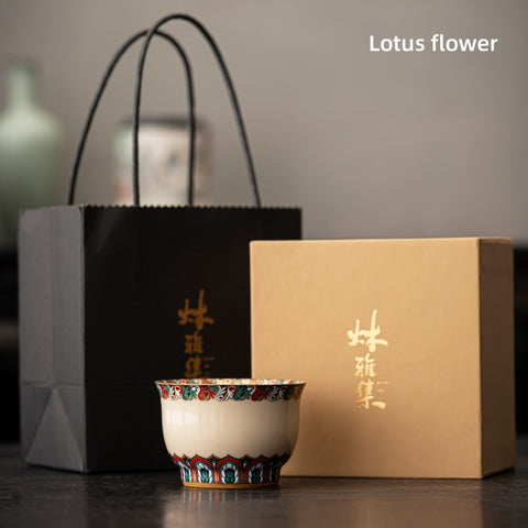 Elegant Handcrafted Teacup with Traditional Chinese Pattern – 100ml Ceramic Cup with Gold Detailing Elegant Handcrafted Teacup with Traditional Chinese Pattern – 100ml Ceramic Cup with Gold Detailing