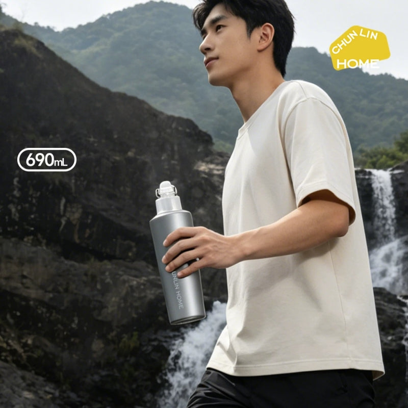 Chunlin 690ml Ice Mist Sports Bottle with Spray Lid