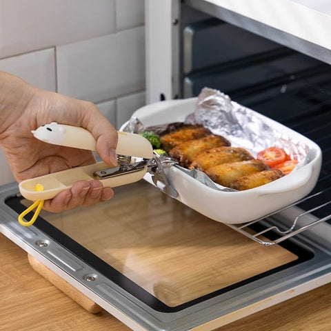 Non-slip wave-patterned tongs with reinforced stainless steel bar