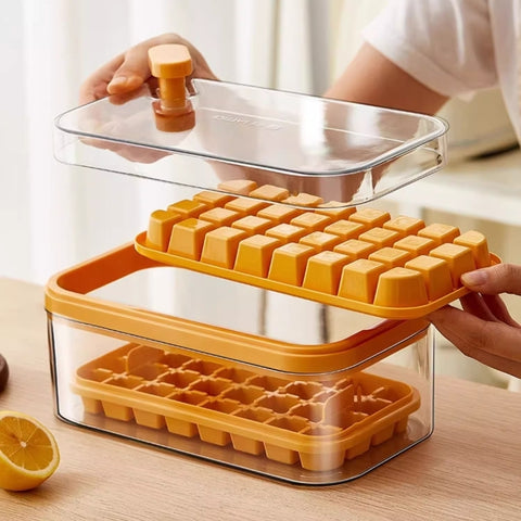 Stackable double-layer ice tray with dust-proof lid
